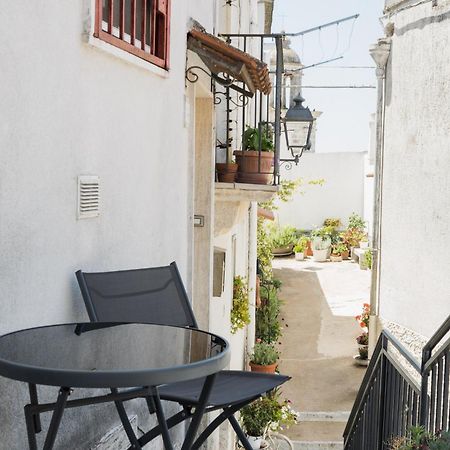 La Corte Di Navarrete Laterza Luaran gambar